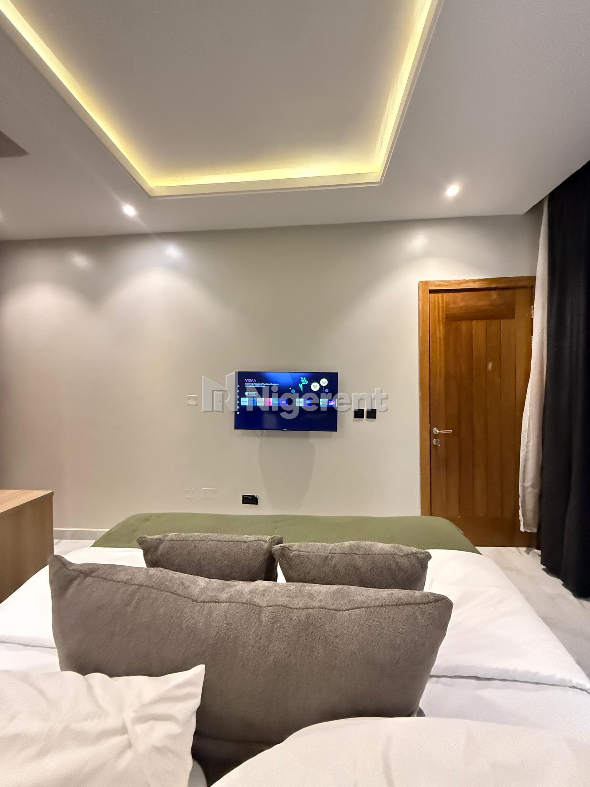 Yellow Ezra - 1-Bedroom Shortlet