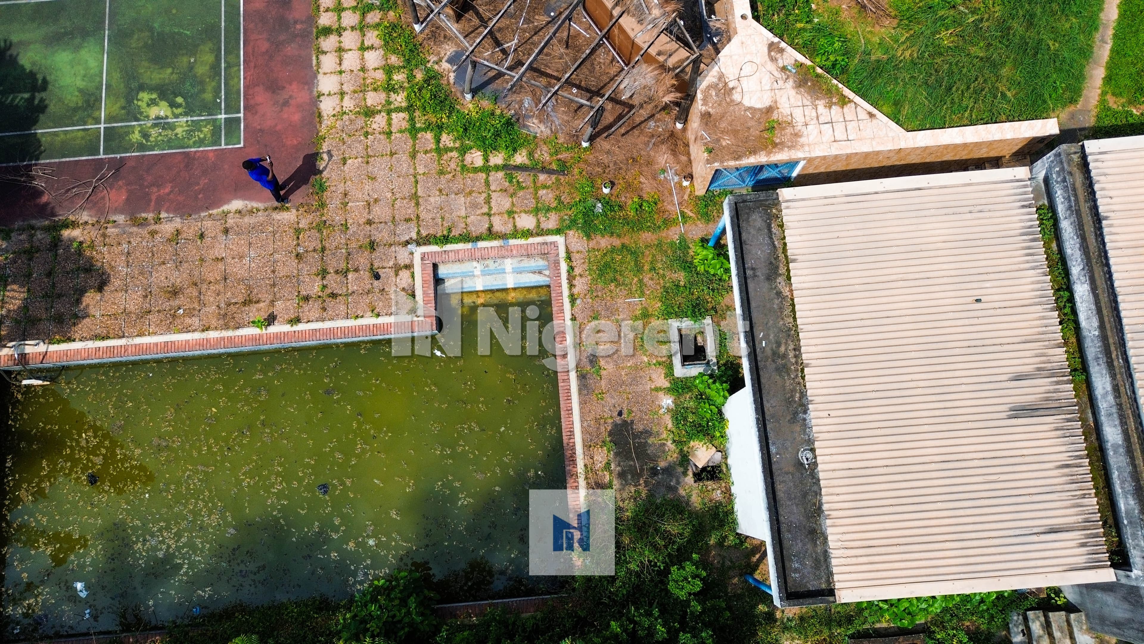 Developable 4 Bedroom Terrance Houses with 3 Unit of Domestic Quarters
