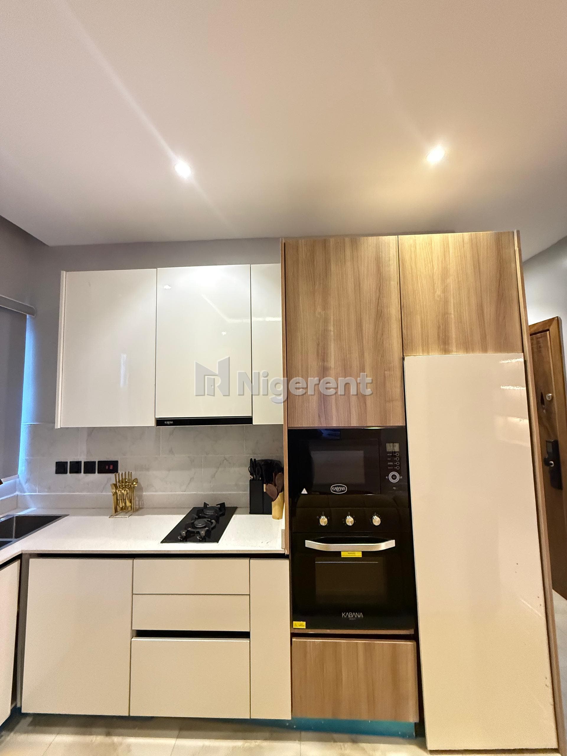 Yellow Ezra - 1-Bedroom Shortlet