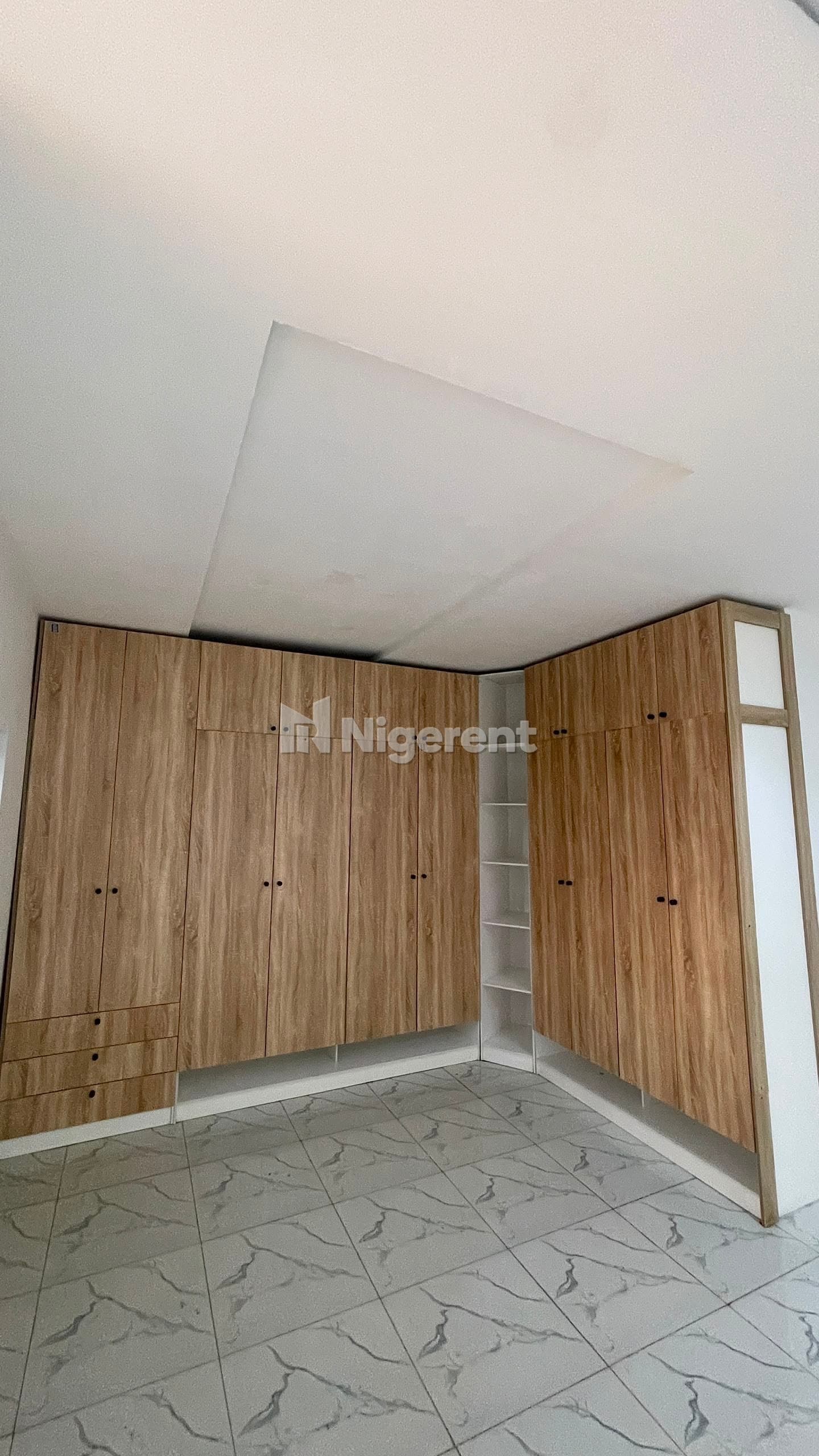 MASSIVE FULLY DETACHED  6BDR  DUPLEX + BQ  IN PEACEFUL CODE IN / CODE OUT PLEASANT ESTATE AT CHEVRON ALTERNATIVE