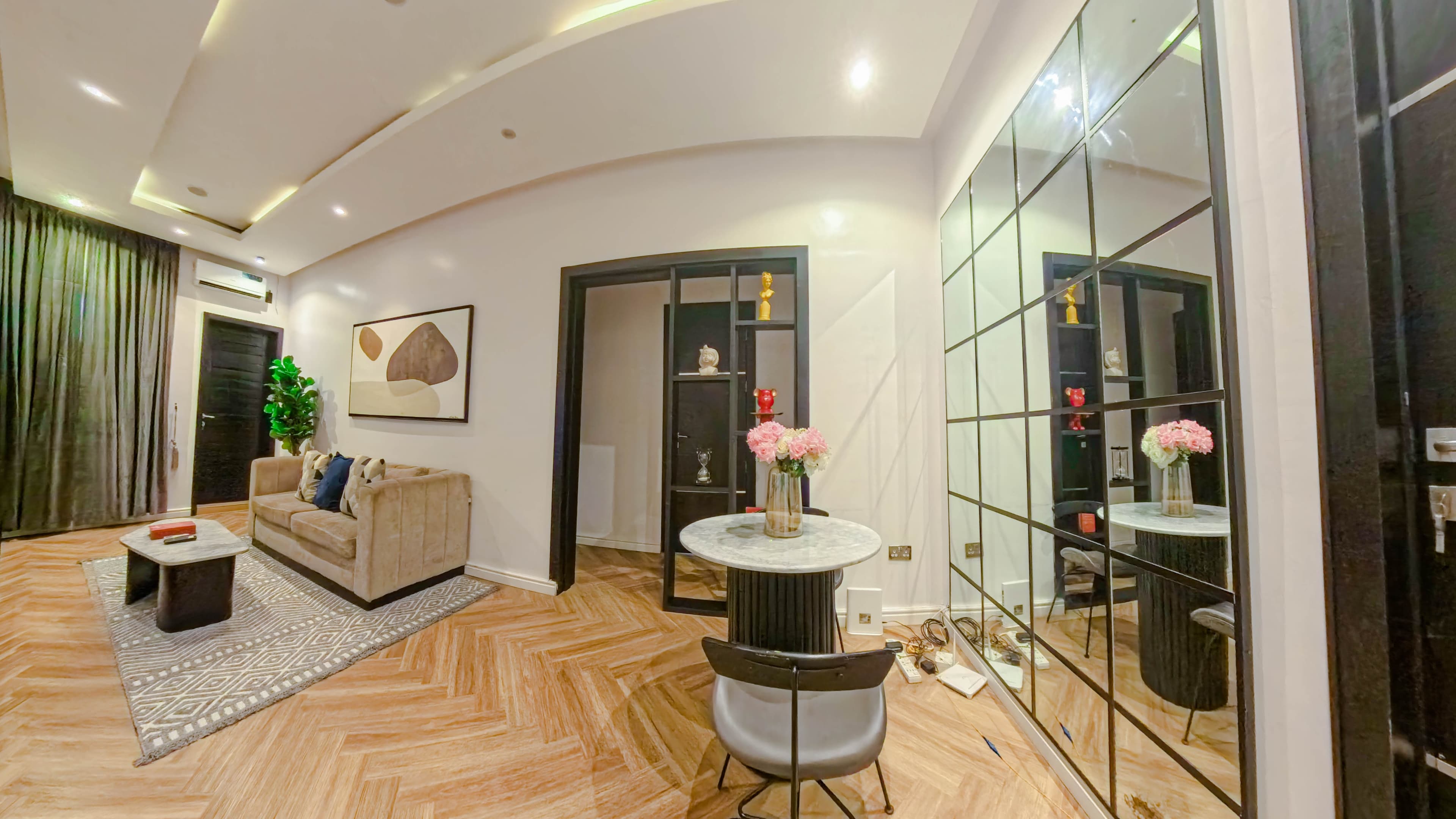 Beige House - 2-Bedroom Apartment with Smart Access