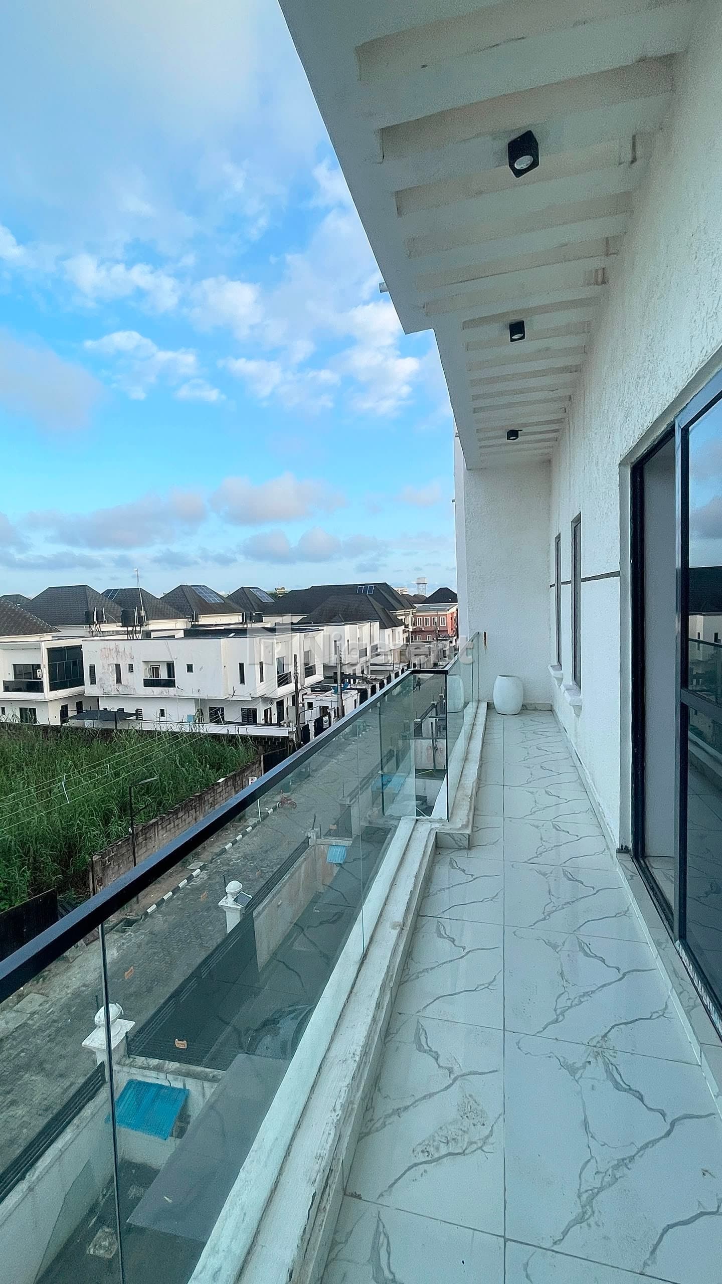 MASSIVE FULLY DETACHED  6BDR  DUPLEX + BQ  IN PEACEFUL CODE IN / CODE OUT PLEASANT ESTATE AT CHEVRON ALTERNATIVE