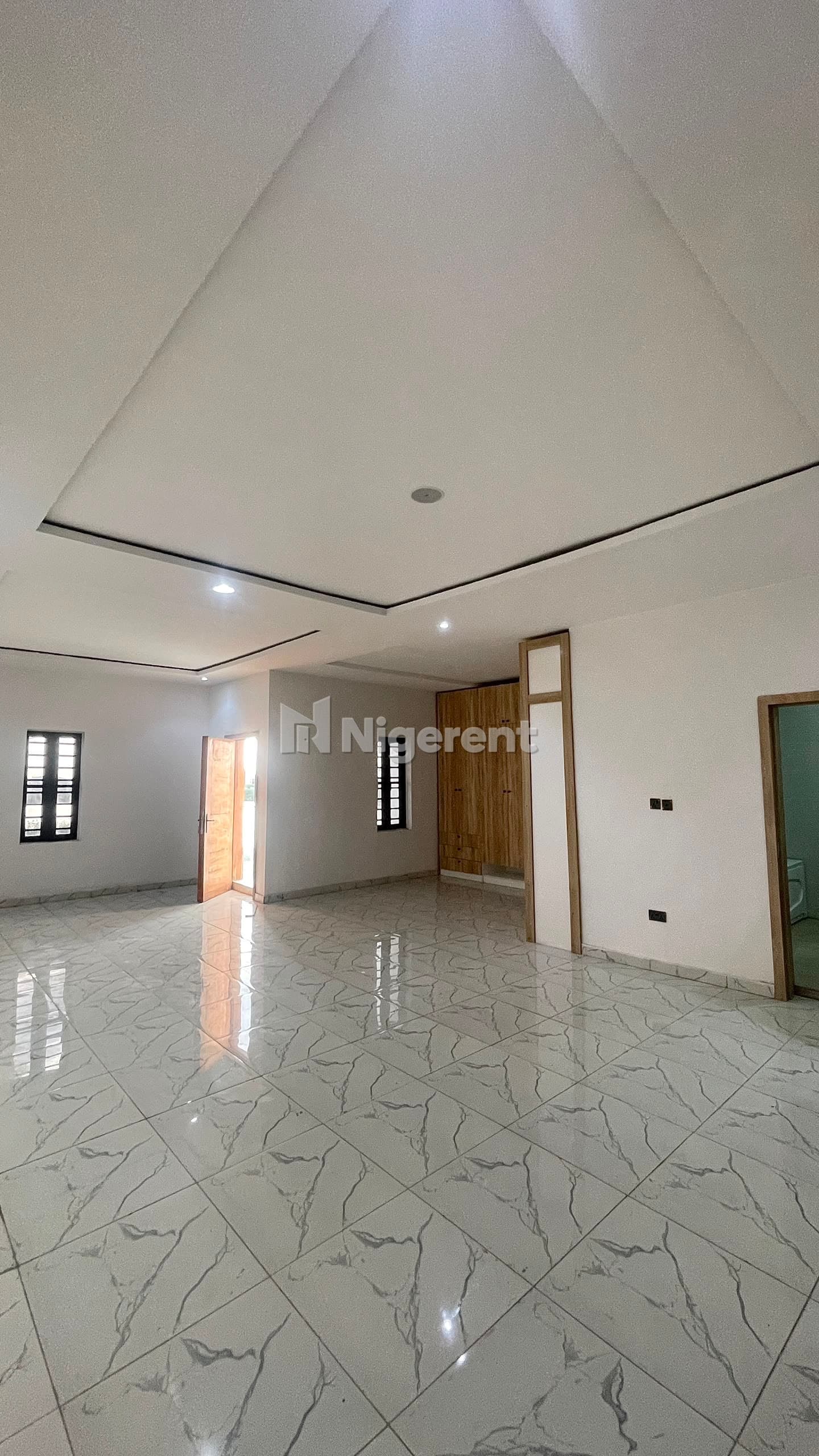 MASSIVE FULLY DETACHED  6BDR  DUPLEX + BQ  IN PEACEFUL CODE IN / CODE OUT PLEASANT ESTATE AT CHEVRON ALTERNATIVE