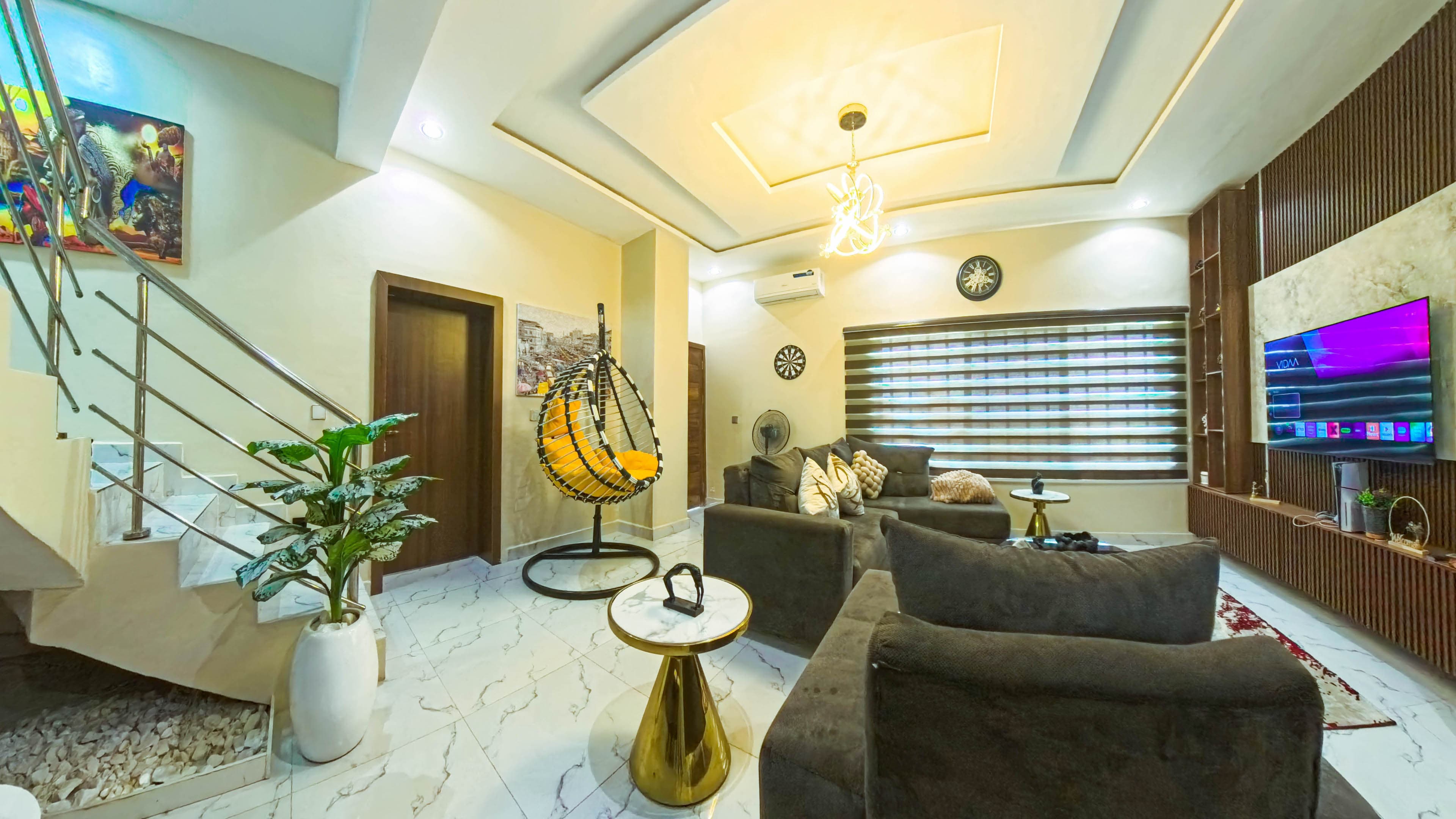 2-Bedroom Maisonette with Rooftop Terrace and Sea View