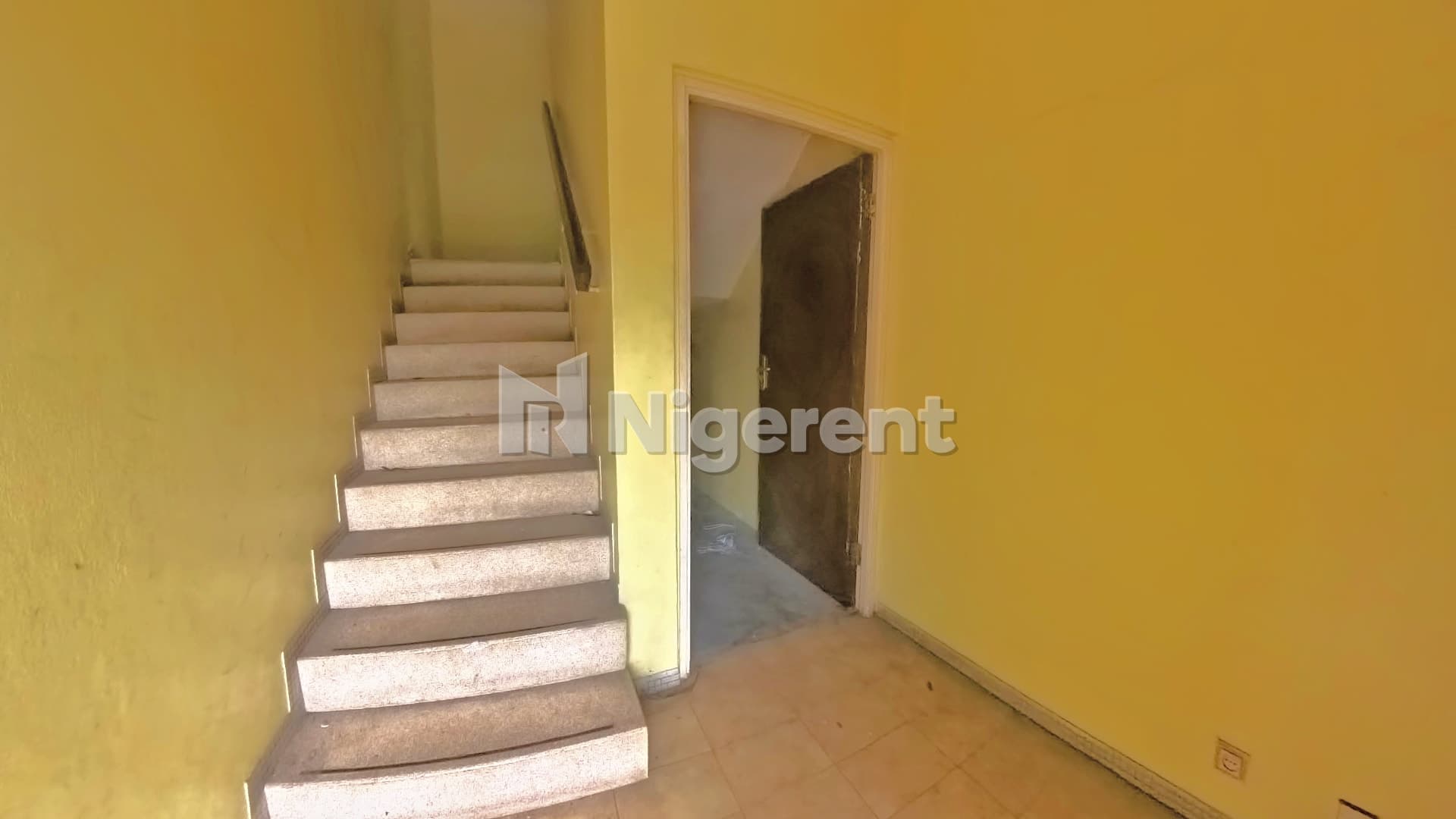 Developable 4 Bedroom Terrance Houses with 3 Unit of Domestic Quarters