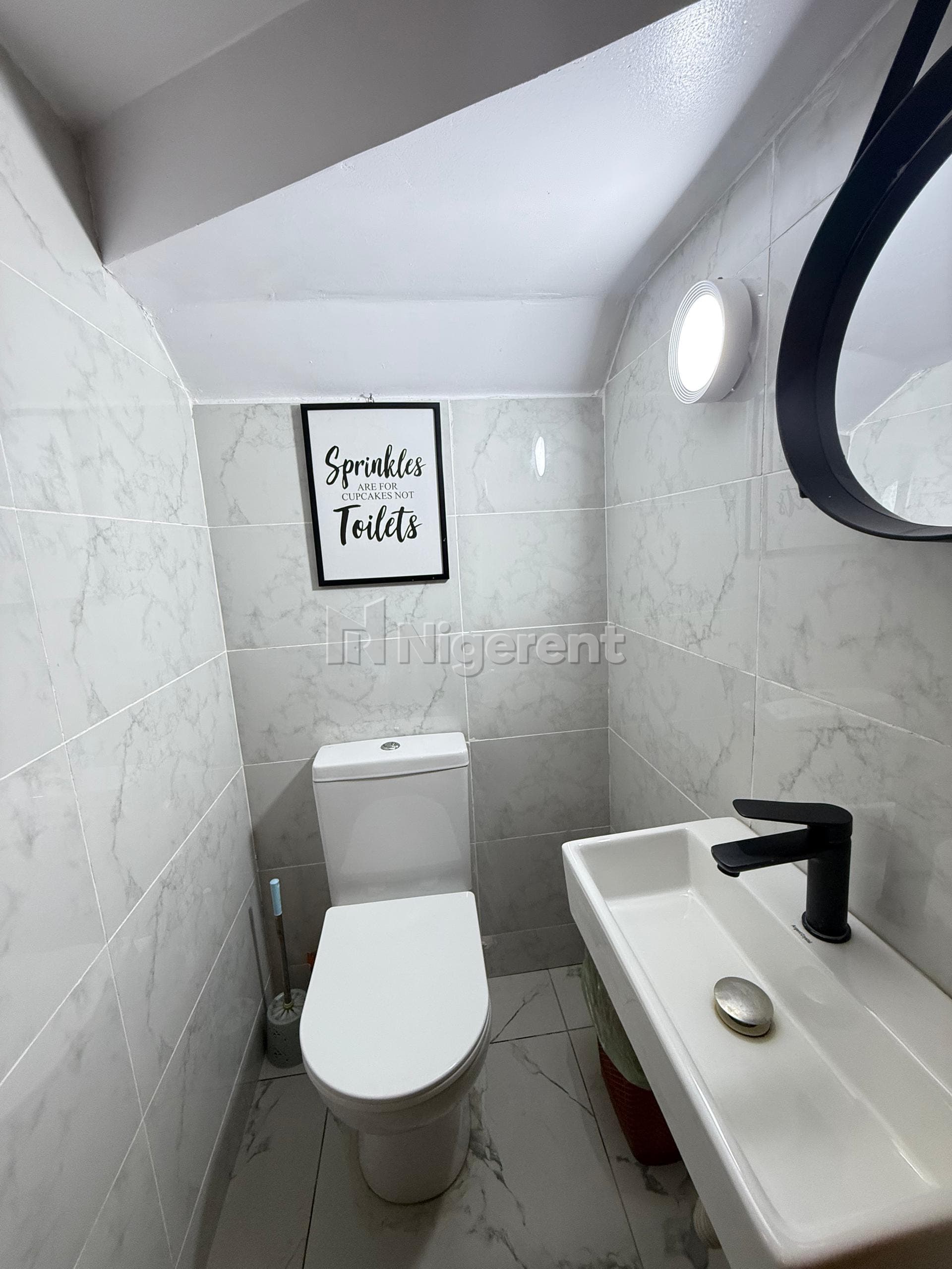 Yellow Ezra - 1-Bedroom Shortlet