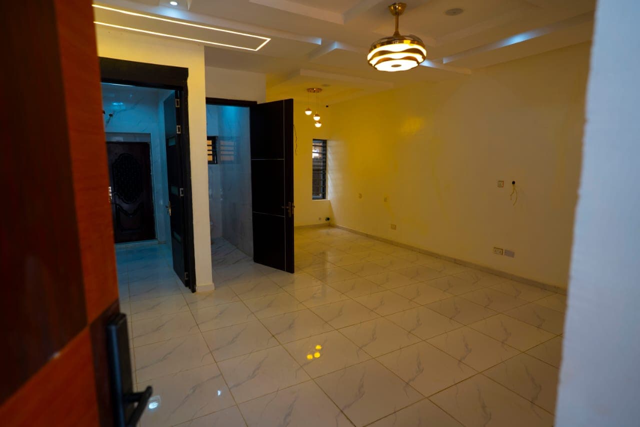 4 Bedrooms Smart Terrace Duplex for sale In A Private Estate At Orchid Road Lekki