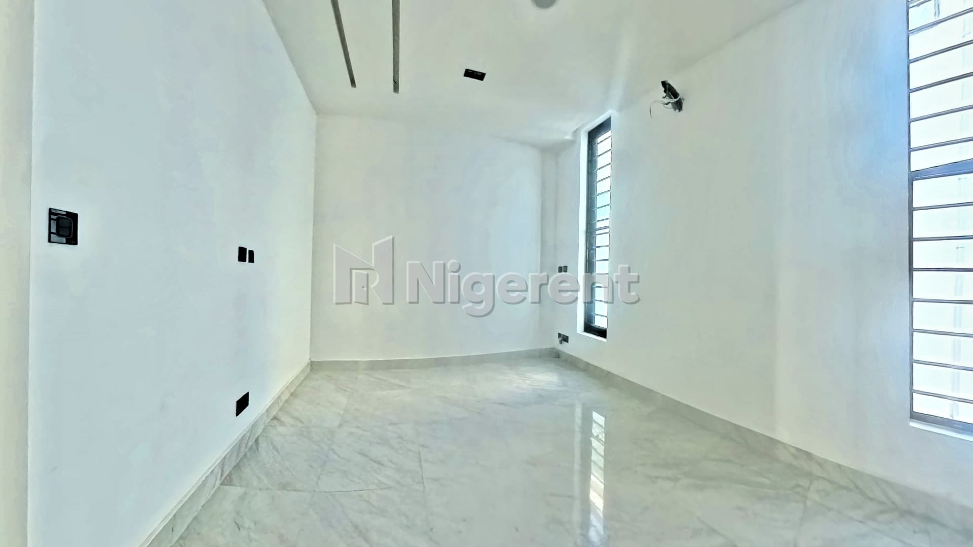 4 Units of 5 Bedroom Ensuite Apartments with Domestic Quarters