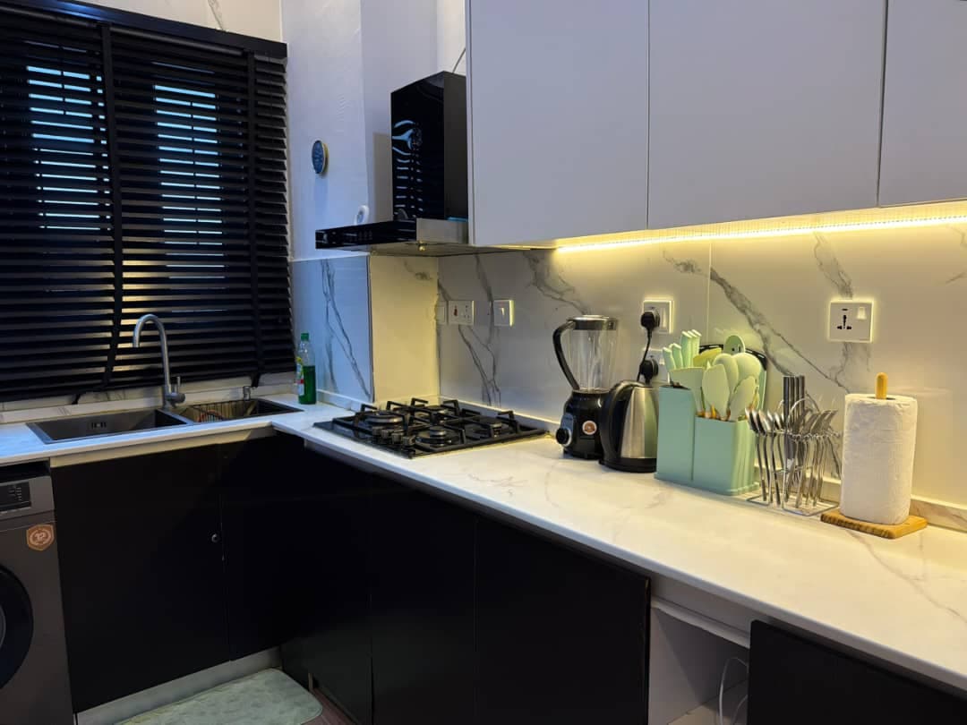 FLAT 5