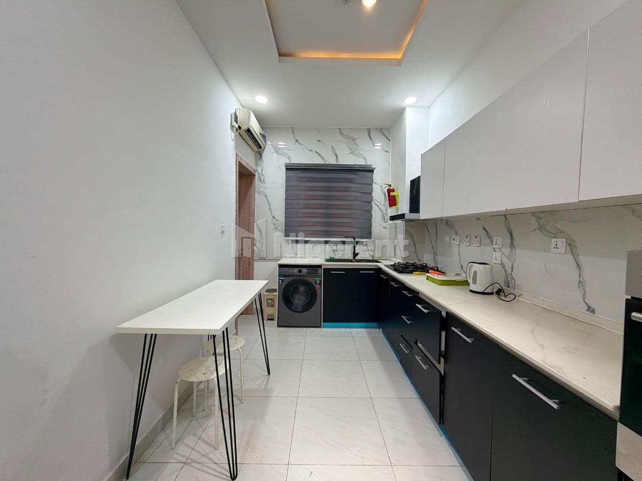 FLAT 11