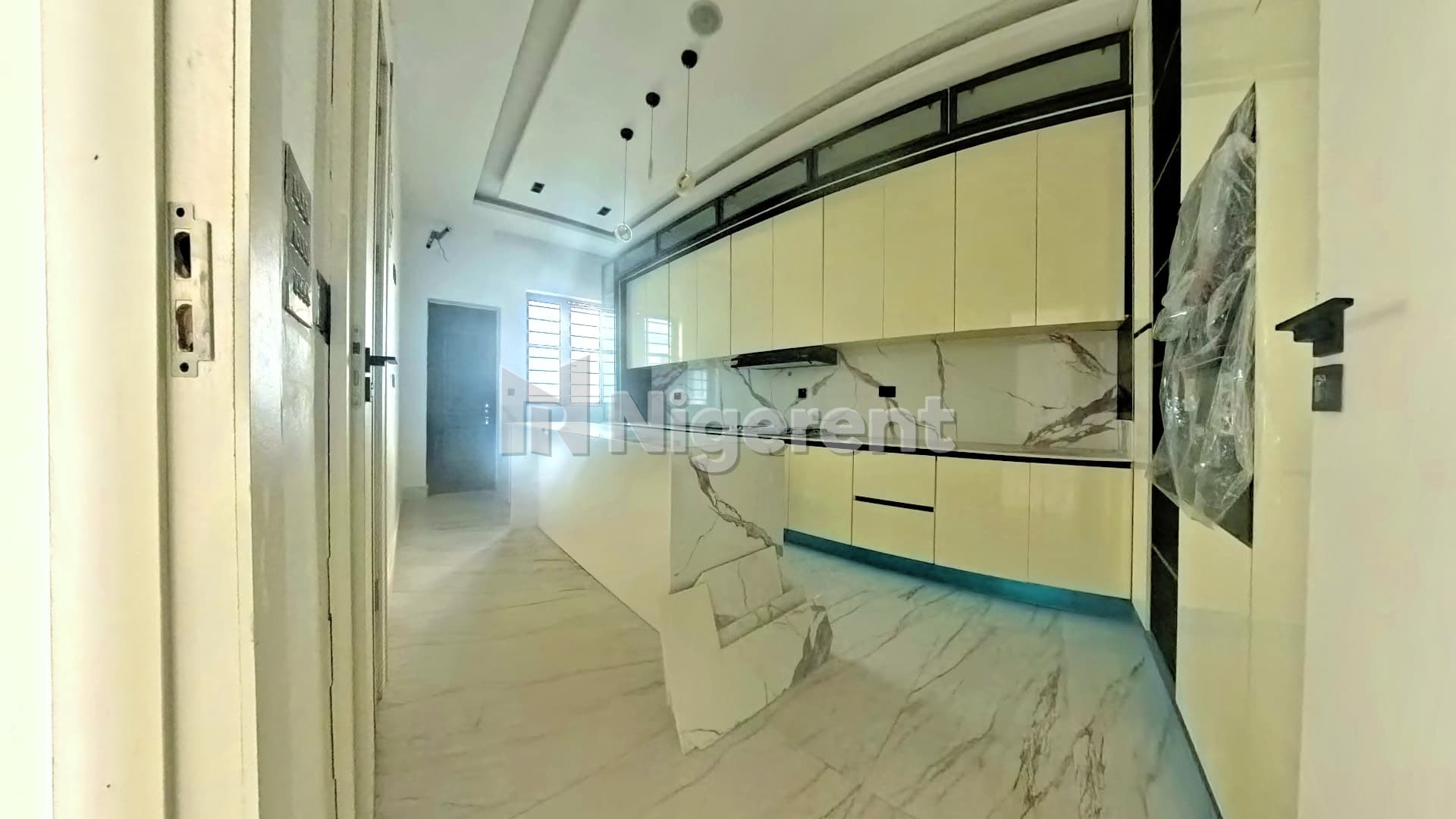 4 Units of 5 Bedroom Ensuite Apartments with Domestic Quarters
