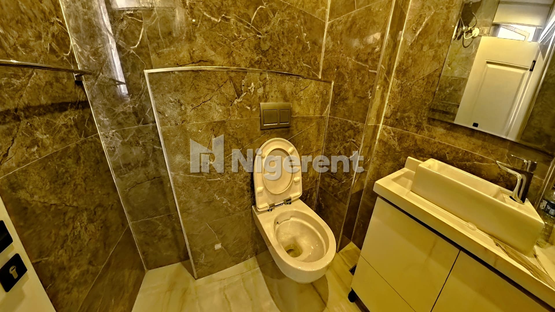 Fully Furnished En-Suite 5 Bedroom Maisonette with Two Living Rooms and Private Balconies