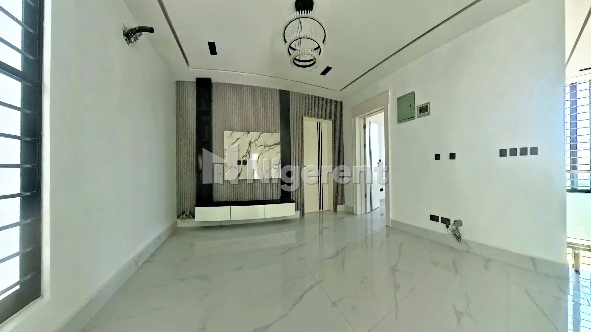 4 Units of 5 Bedroom Ensuite Apartments with Domestic Quarters