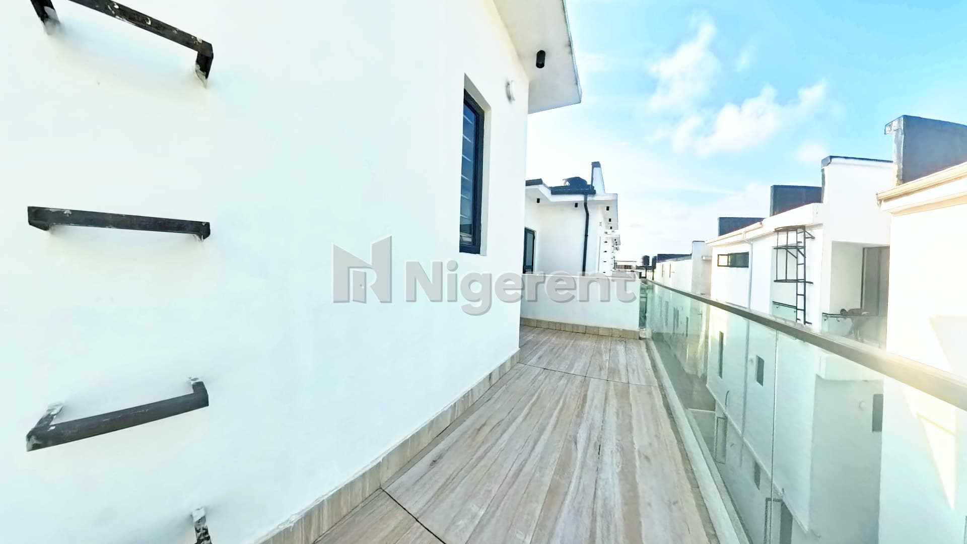 4 Units of 5 Bedroom Ensuite Apartments with Domestic Quarters