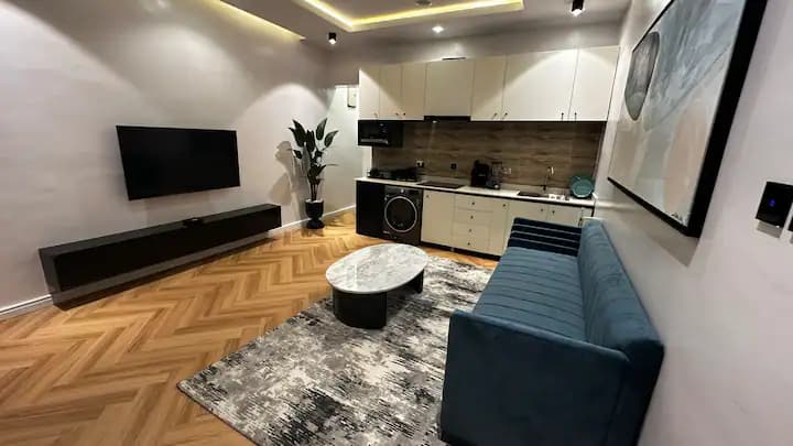 Turquoise House - Executive 1-Bedroom Furnished Apartment