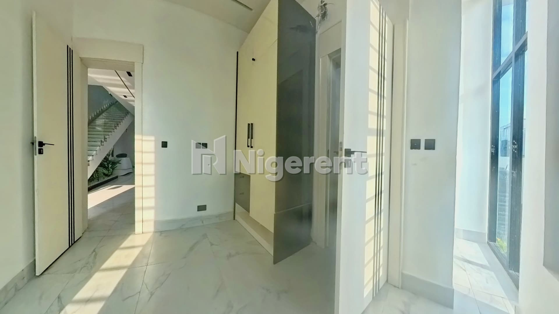 4 Units of 5 Bedroom Ensuite Apartments with Domestic Quarters