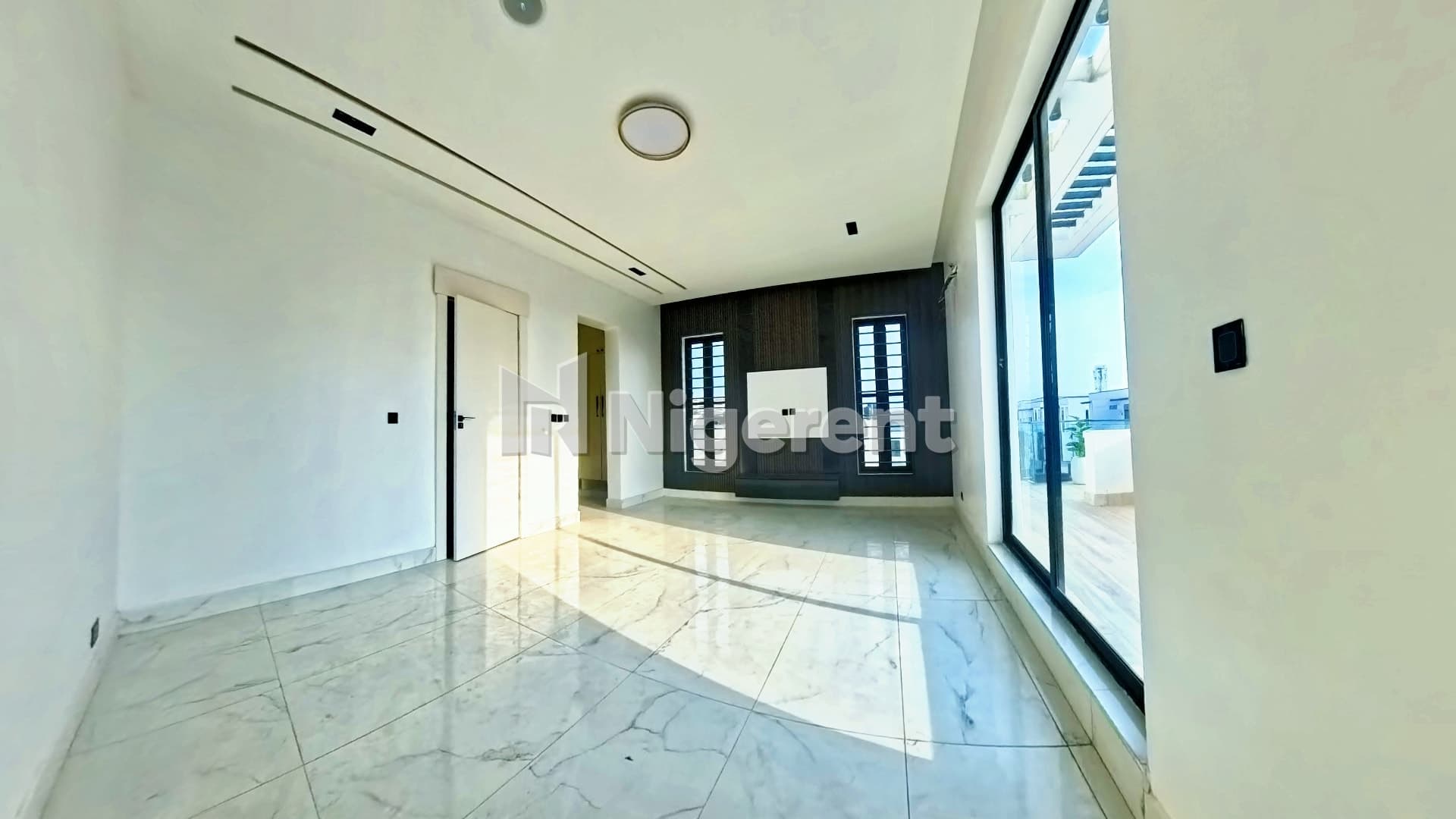 4 Units of 5 Bedroom Ensuite Apartments with Domestic Quarters