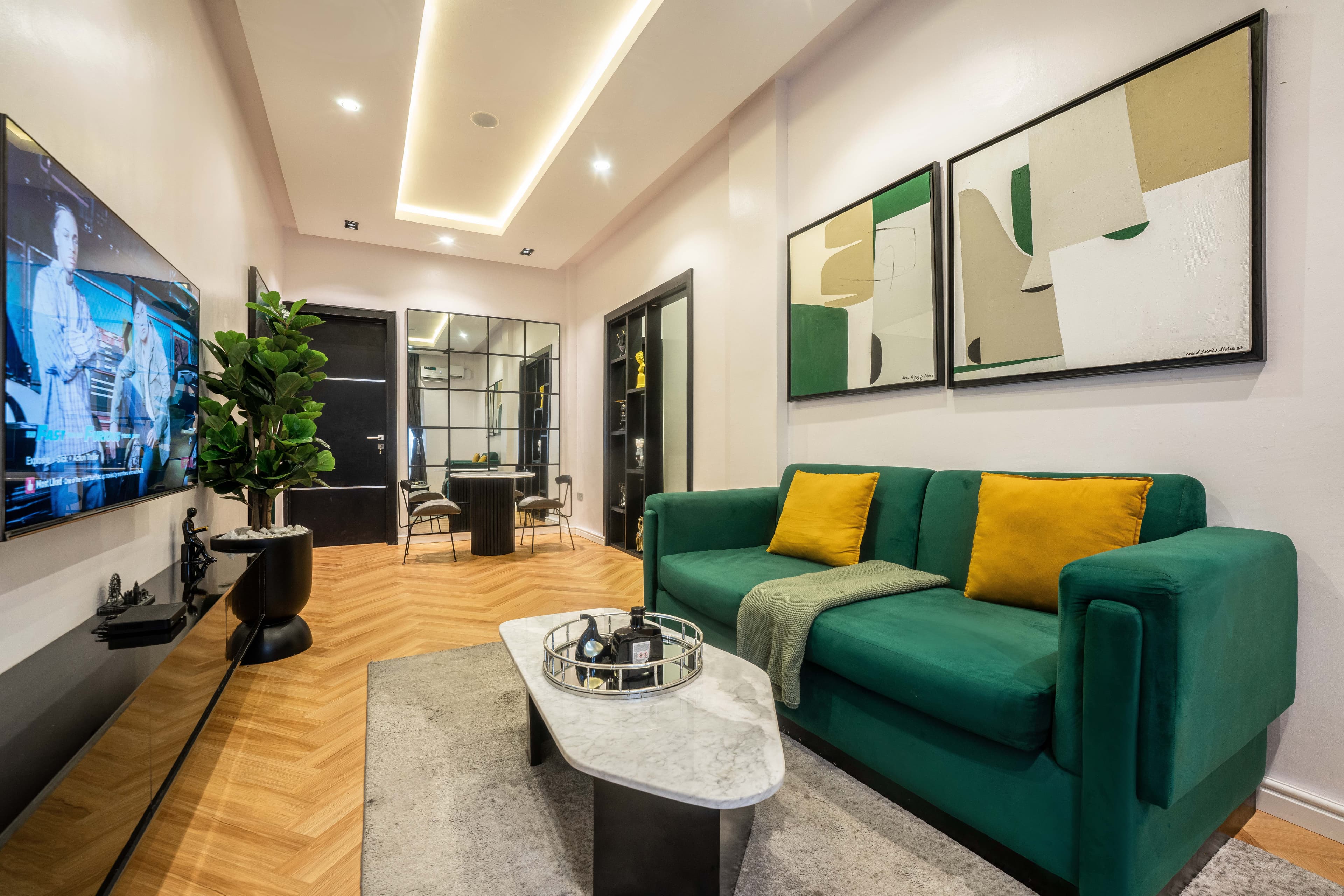 Emerald House - 2-Bedroom Ultra Connected Smart House with Workstation