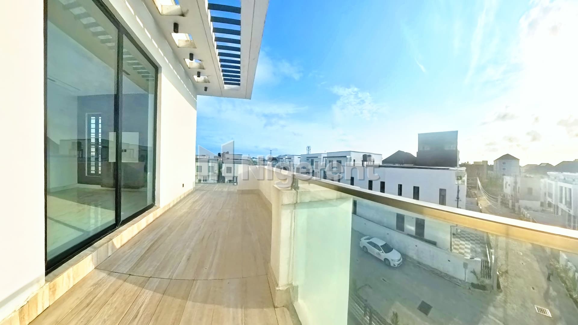 4 Units of 5 Bedroom Ensuite Apartments with Domestic Quarters