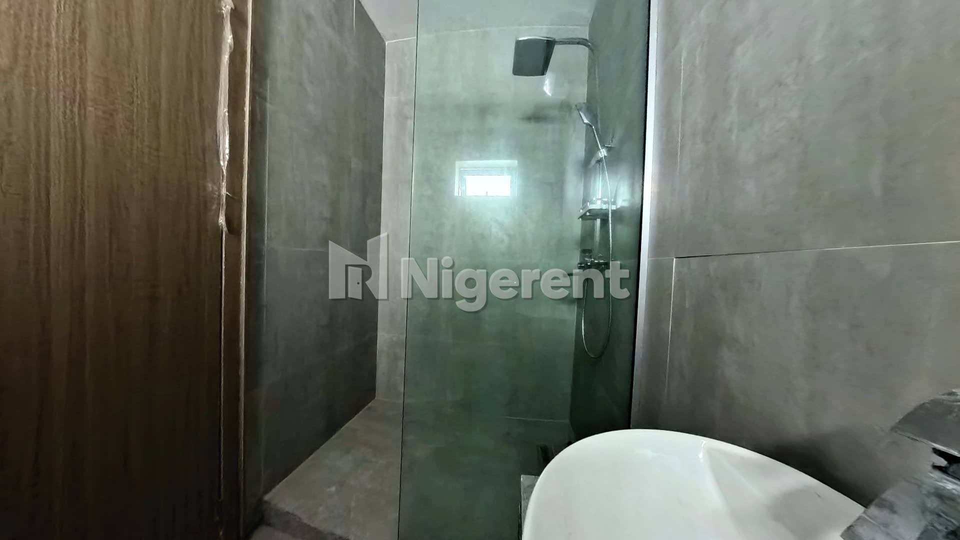 Seaview 3 Bedroom Apartment with BQ