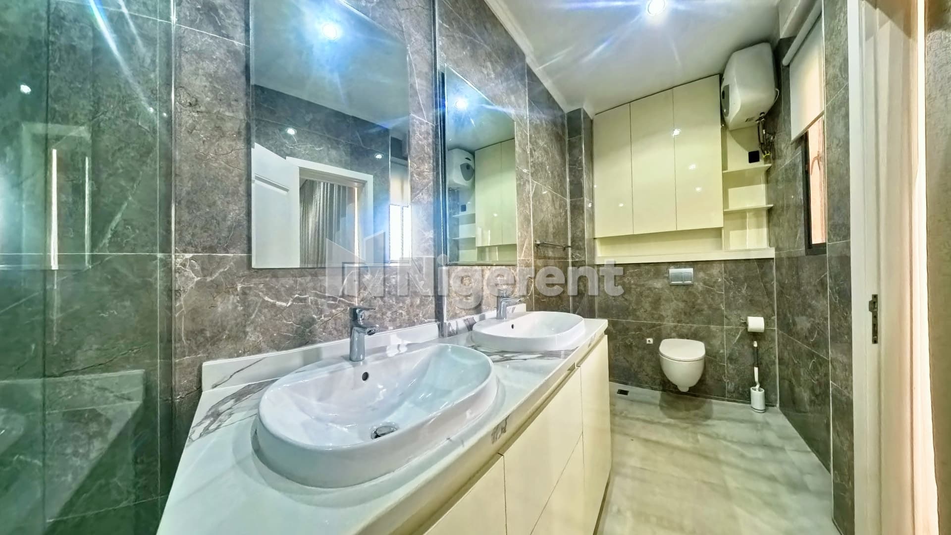 Fully Furnished En-Suite 5 Bedroom Maisonette with Two Living Rooms and Private Balconies
