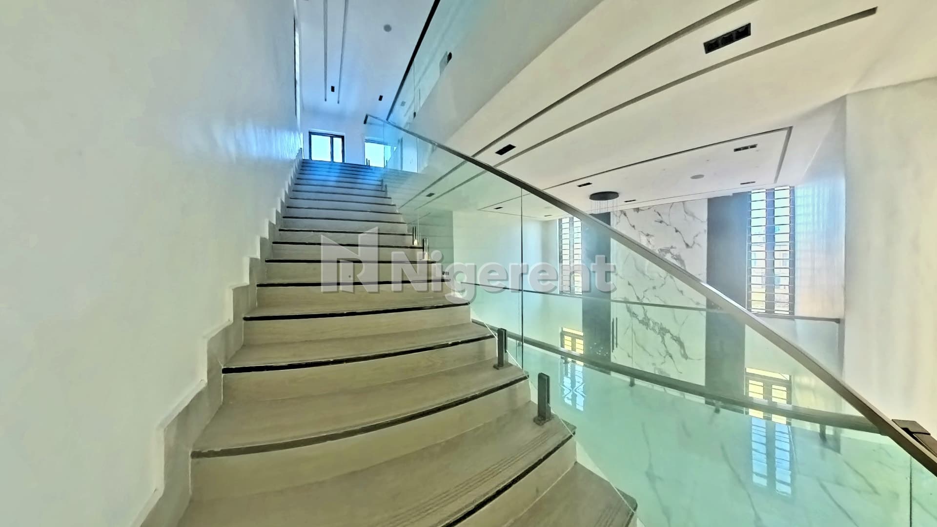 4 Units of 5 Bedroom Ensuite Apartments with Domestic Quarters