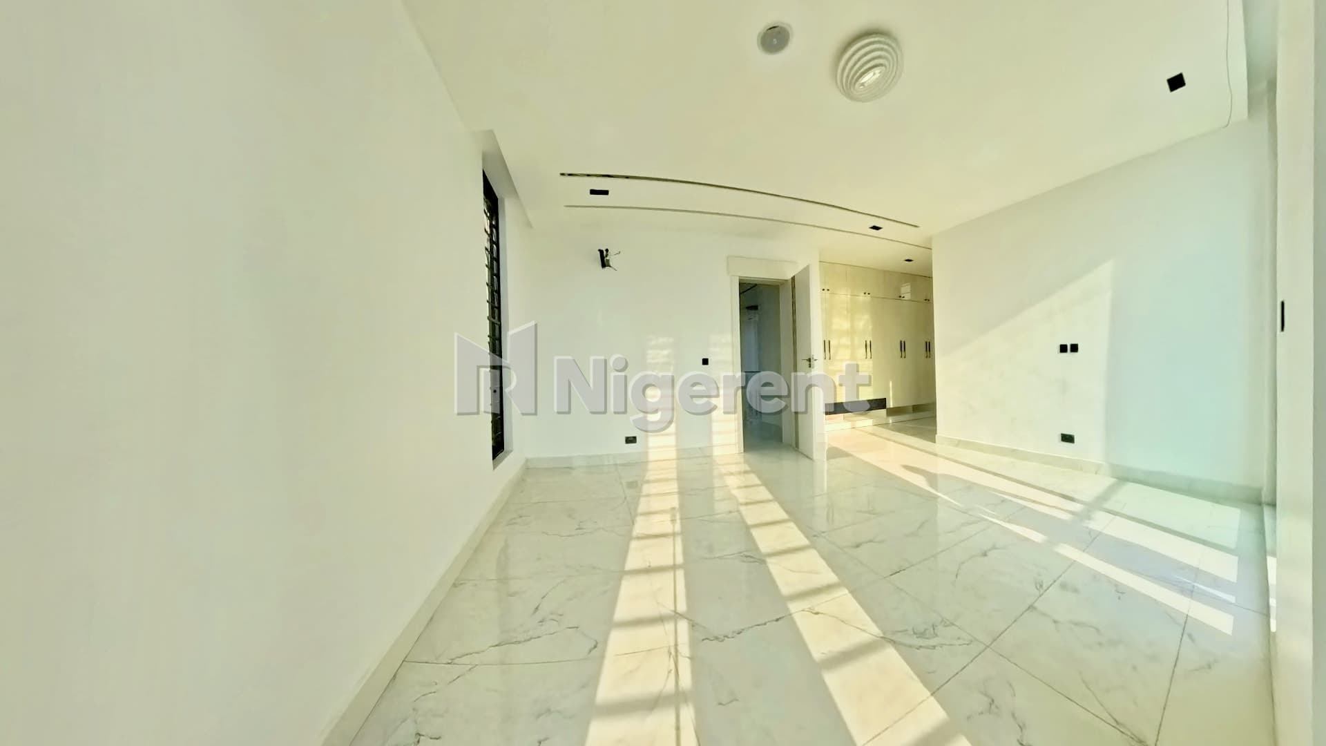 4 Units of 5 Bedroom Ensuite Apartments with Domestic Quarters