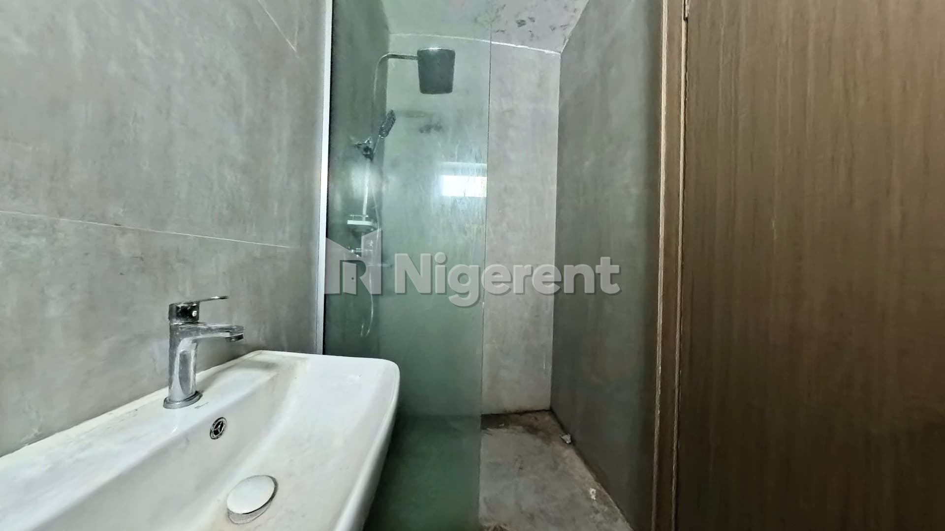 Seaview 3 Bedroom Apartment with BQ