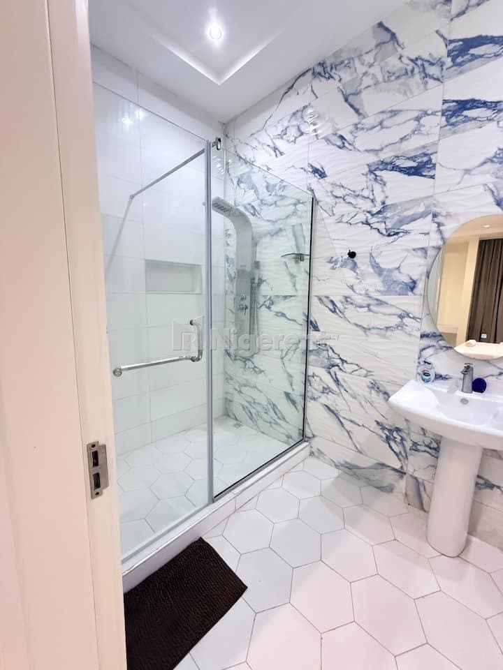 Blue Furo - 3-Bedroom Apartment