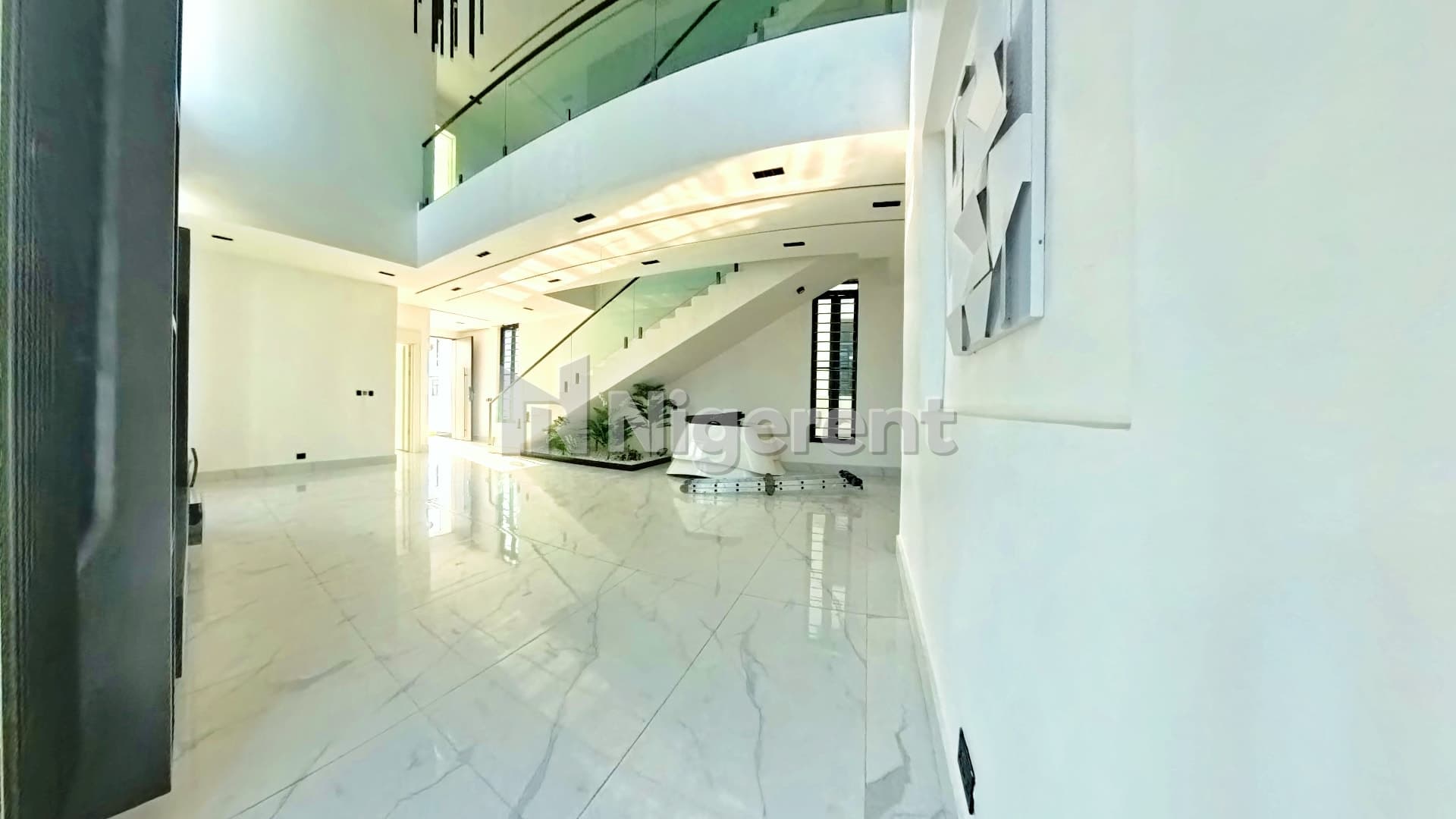 4 Units of 5 Bedroom Ensuite Apartments with Domestic Quarters