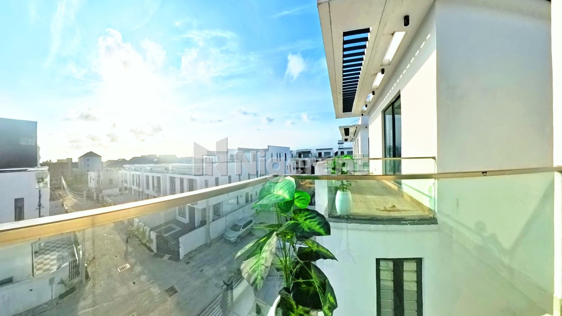 4 Units of 5 Bedroom Ensuite Apartments with Domestic Quarters