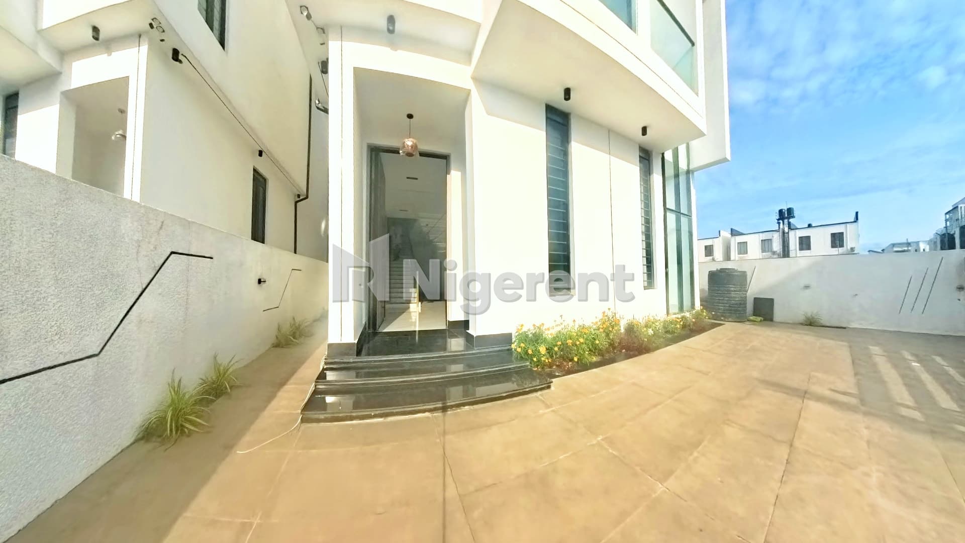 4 Units of 5 Bedroom Ensuite Apartments with Domestic Quarters