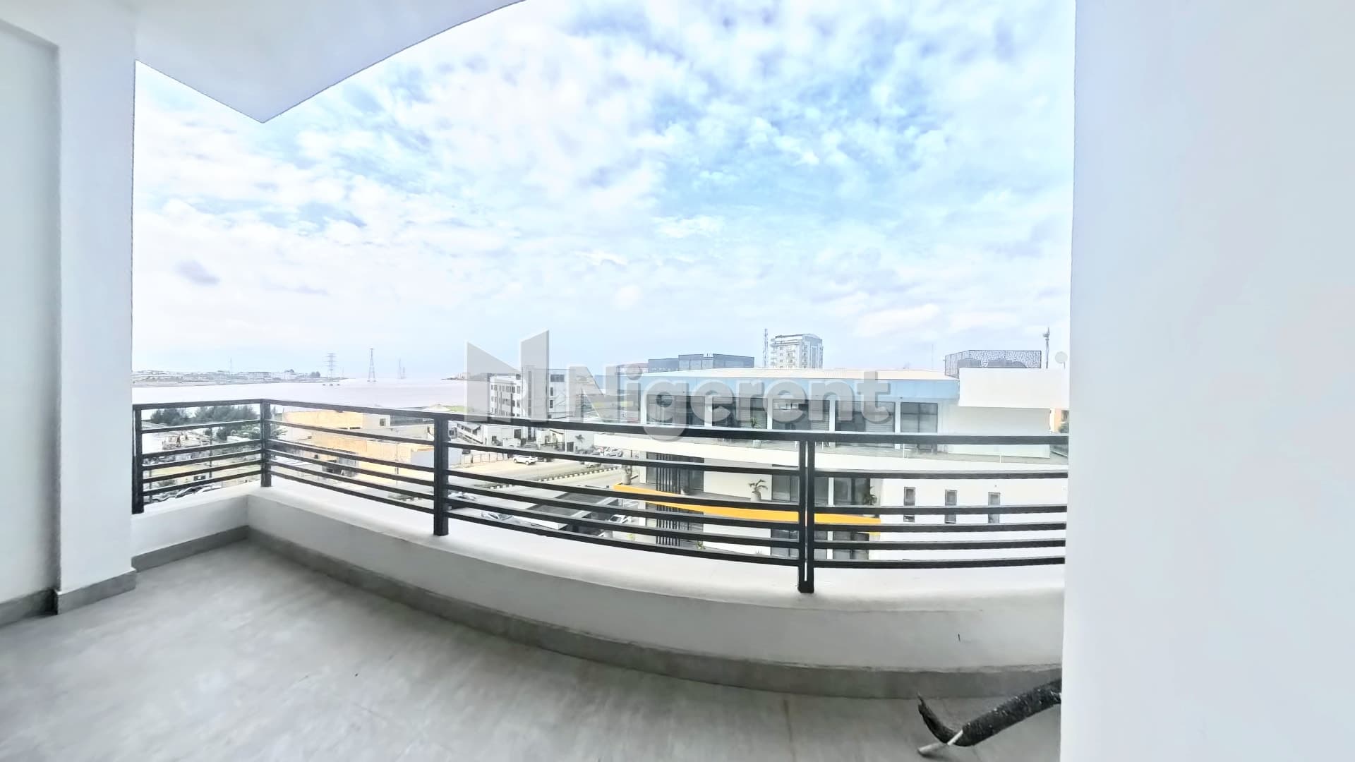 Seaview 3 Bedroom Apartment with BQ